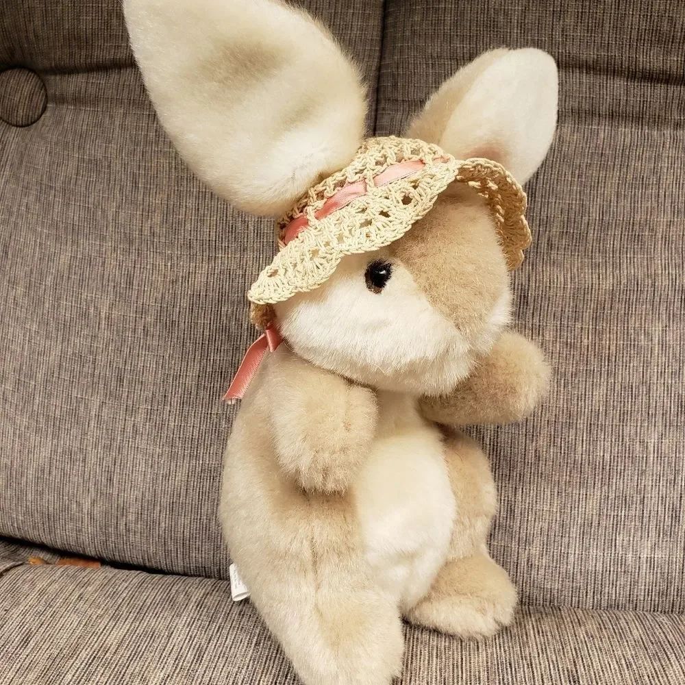 Vintage 1987 bunny rabbit